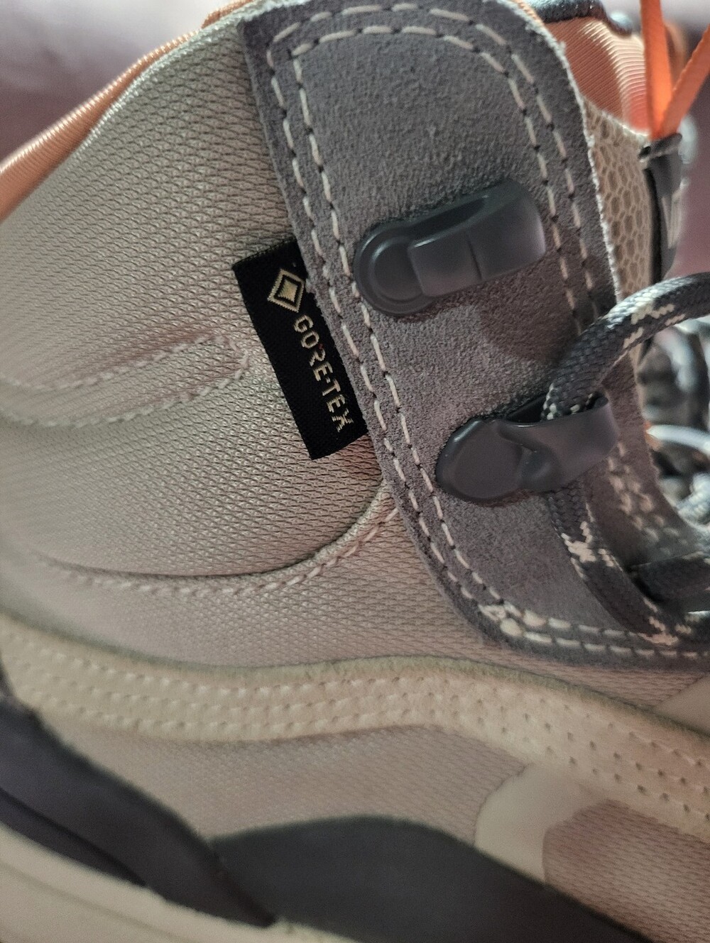 Vans Women's Ultrarange EXO HI Gore-Tex MTE-2 Hiking Shoes - women's size 9.5 - Picture 4 of 11